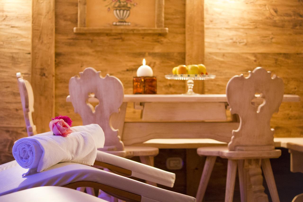 Hotel Lory ピンツォーロ エクステリア 写真