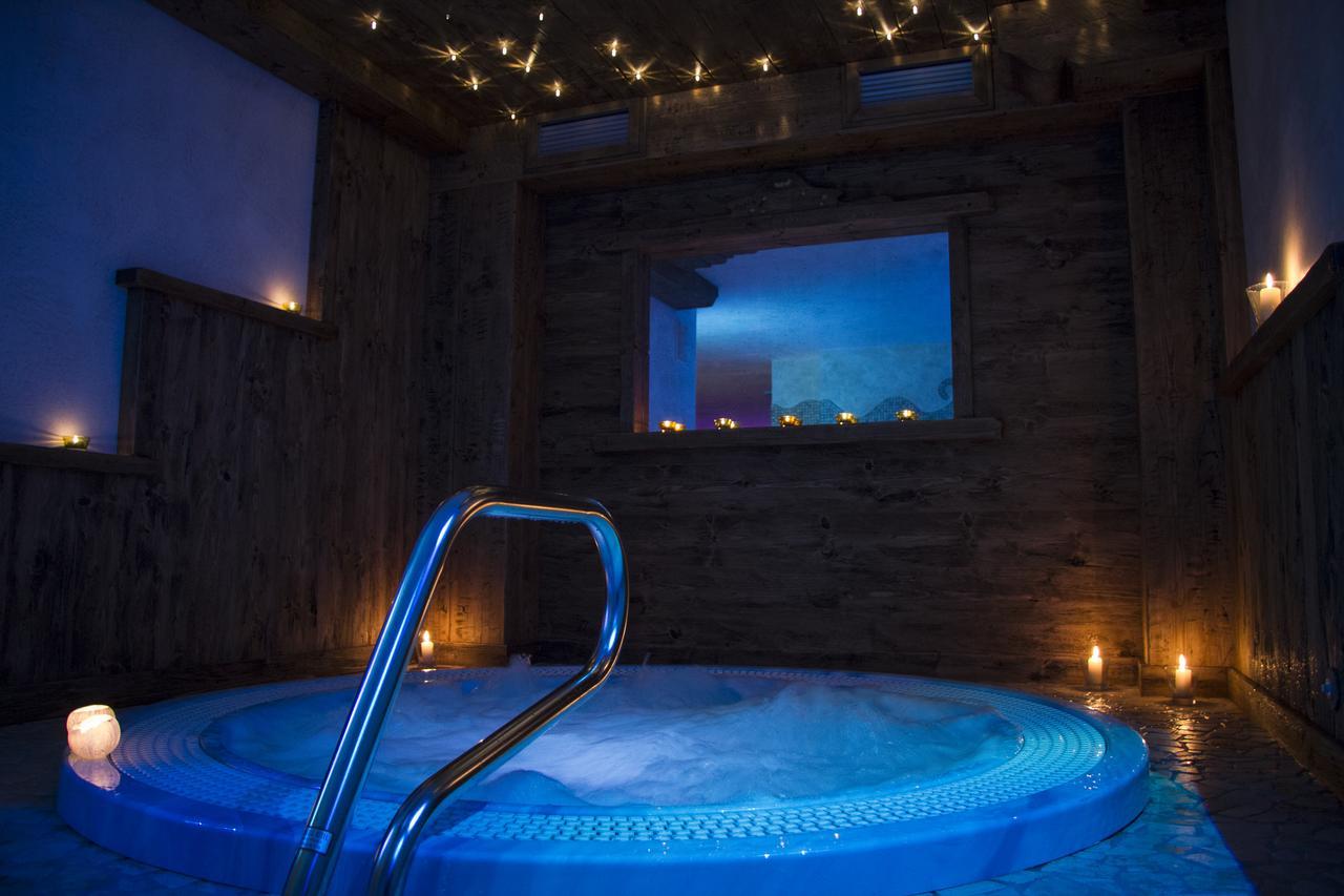 Hotel Lory ピンツォーロ エクステリア 写真